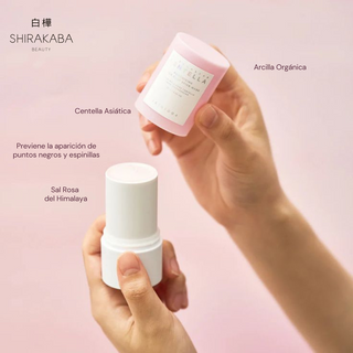 Esta mascarilla es lo más nuevo para eliminar los puntos negros de manera efectiva. Esta es una mascarilla de arcilla que mezcla los increíbles beneficios de la centella asiática con la sal rosa del himalaya, lo que ayuda a purificar los poros y lograr una piel limpia.