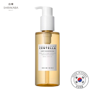 SKIN1004 trae de los mejores aceites limpiadores de corea. Enriquecido solo con 11 ingredientes totalmente naturales, sin ningún químico, tales como la centella asiática, el extracto de jojoba que ayudan a remover los puntos negros, la suciedad de la piel y regulando la producción de grasa de la piel.